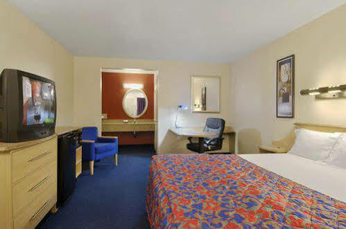 6-buttonwillow, Ca Central Hotel