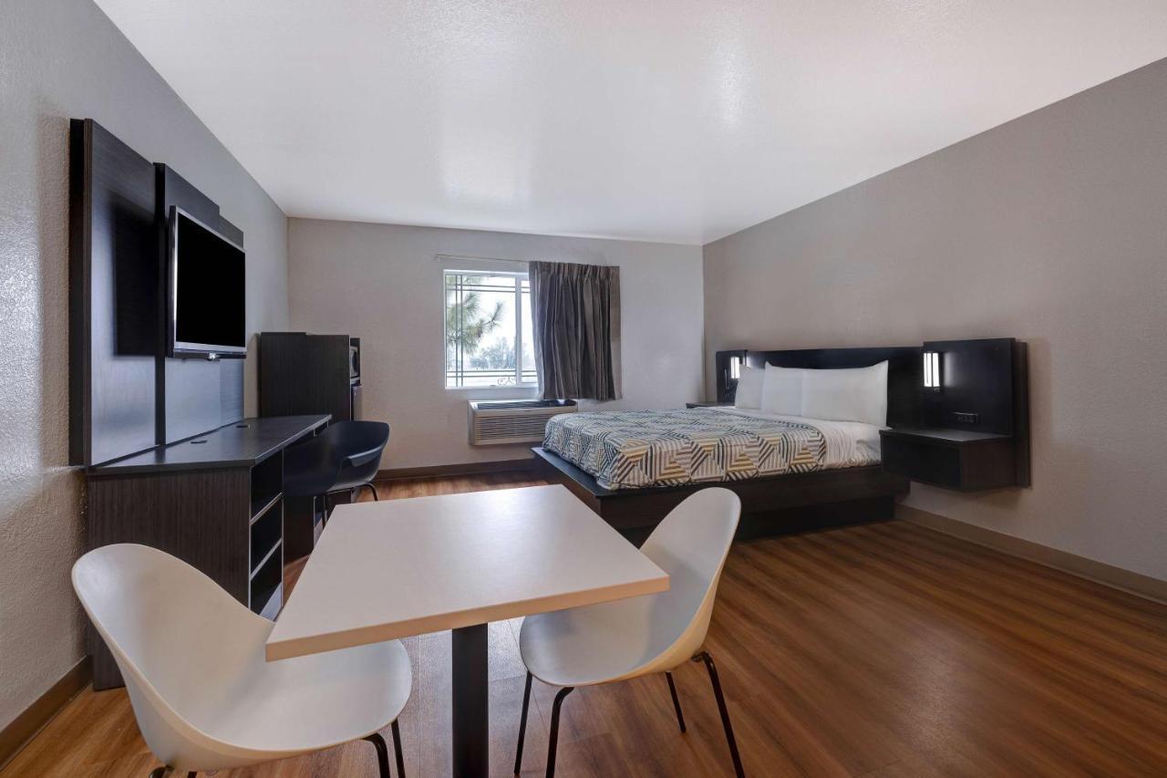 Hotel 6-buttonwillow, Ca