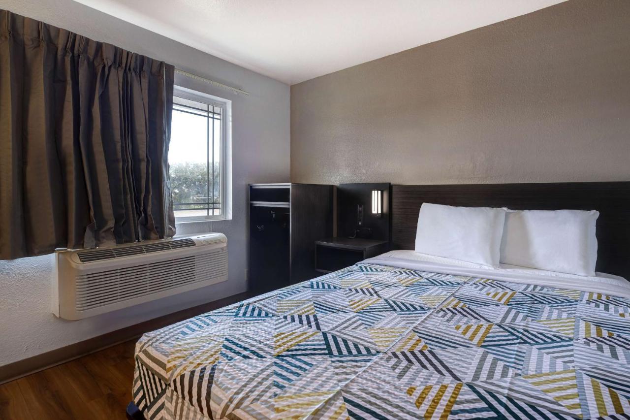 Hotel 6-buttonwillow, Ca 2*