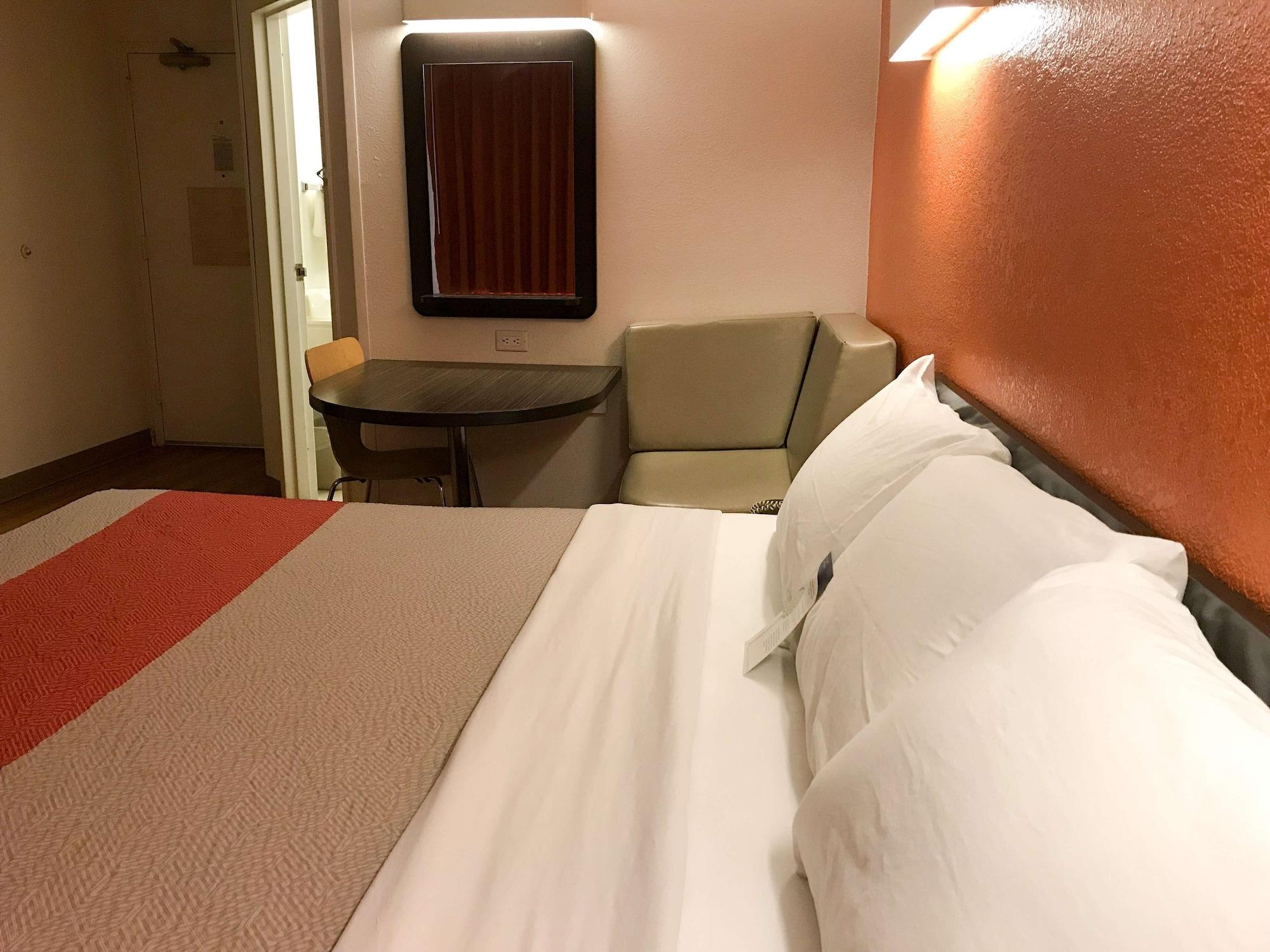 Hotel 6-buttonwillow, Ca